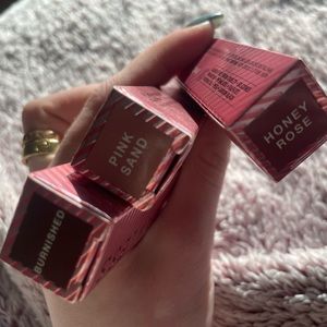 - LAWLESS lip liner set of 3